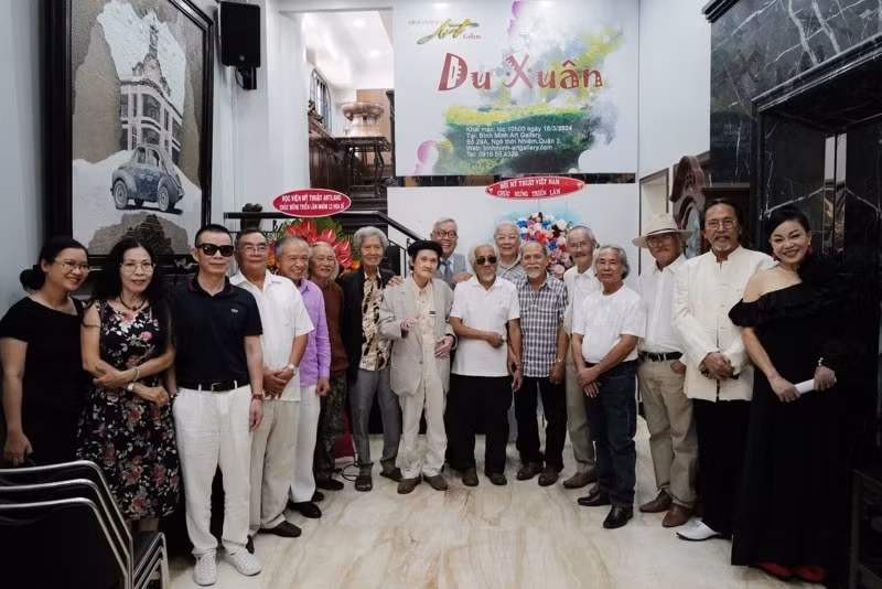 12 lao hoa si mo trien lam du xuan hinh 1