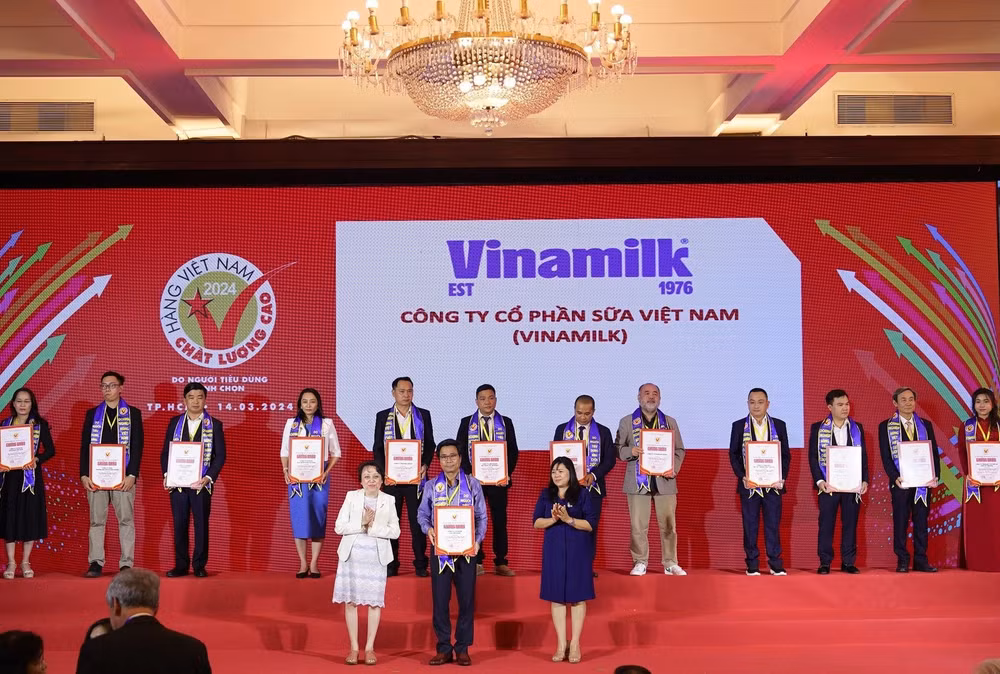 vinamilk 28 nam lien tiep giu danh hieu hang viet nam chat luong cao hinh 1