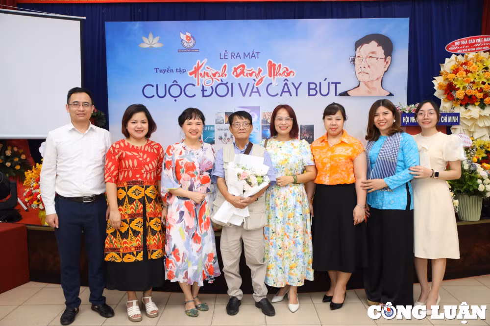 ra mat sachtuyen taphuynh dung nhan cuoc doi va cay but hinh 2