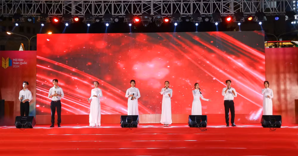 chuong trinh van hoa nghe thuat thanh nien viet nam khat vong hung cuong xuc dong va day tu hao hinh 2