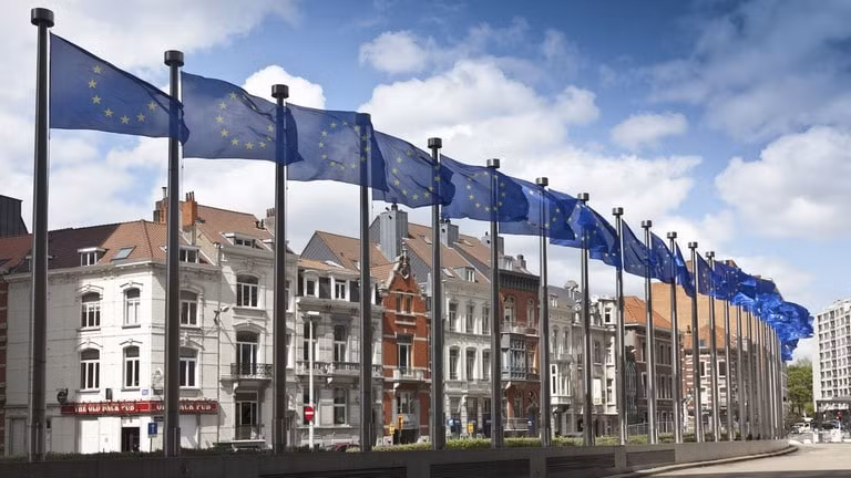 mot so nuoc eu phan doi ke hoach trang bi vu khi cho ukraine bang tien cua nga hinh 1