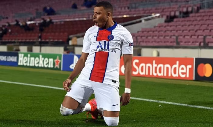 Mbappe lập hat-trick trước Barca. Ảnh: internet