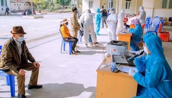 Nhiều địa phương yêu cầu người dân sau khi trở lại ăn Tết từ các địa phương phải khai báo y tế