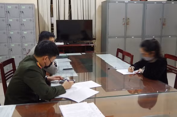 Một trong 3 người đăng văn bản giả cho học sinh nghỉ học bị Công an tỉnh Thái Nguyên triệu tập.