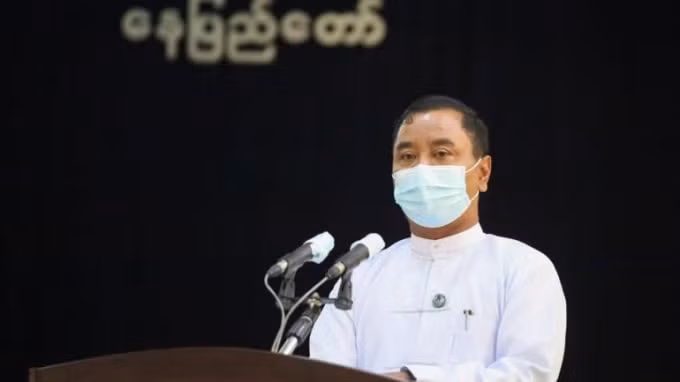 Chuẩn tướng Zaw Min Tun hôm thứ Ba (16/2) đã tổ chức cuộc họp báo đầu tiên của quân đội kể từ khi nắm quyền trong cuộc đảo chính vào ngày 1 tháng 2 - Ảnh: Reuters