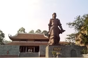 Tượng đài Hoàng đế Quang Trung - Nguyễn Huệ tại Gò Đống Đa