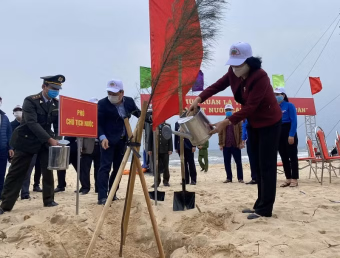 Tại buổi lễ, Phó Chủ tịch nước Đặng Thị Ngọc Thịnh kêu gọi toàn thể đồng bào, đồng chí trong những ngày vui Tết, đón xuân Tân Sửu năm 2021 hãy hăng hái tham gia trồng cây, trồng rừng.