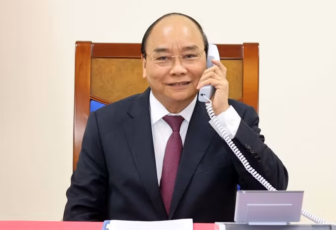 Qua điện đàm với Thủ tướng Nguyễn Xuân Phúc, Tổng Bí thư, Thủ tướng Lào và Thủ tướng Campuchia gửi lời chúc mừng năm mới đến Đảng, Nhà nước và nhân dân Việt Nam.