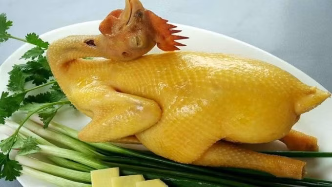 Trong 12 con giáp, gà là biểu tượng cho sự cương trực và mạnh mẽ. Ảnh: TL