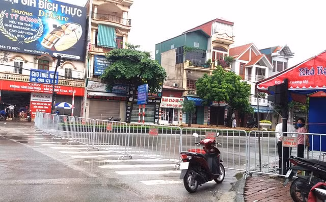 Thêm nhiều khu, cụm dân cư trên địa bàn thị xã Kinh Môn, huyện Nam Sách, Thanh Miện (Hải Dương) cách ly y tế để ngăn chặn lây lan dịch COVID-19. Ảnh minh họa