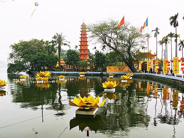 Chùa Trấn Quốc. Ảnh: TL