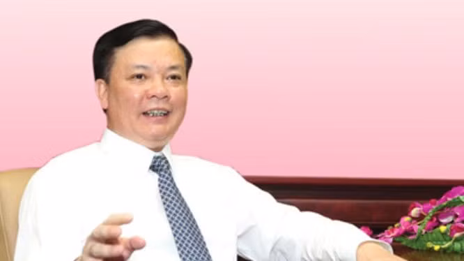Bộ trưởng Đinh Tiến Dũng: 