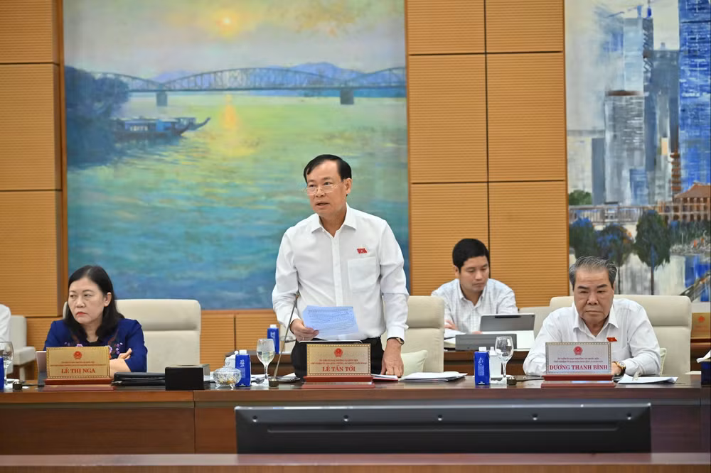 Chủ nhiệm Ủy ban Quốc phòng, An ninh và Đối ngoại Lê Tấn Tới