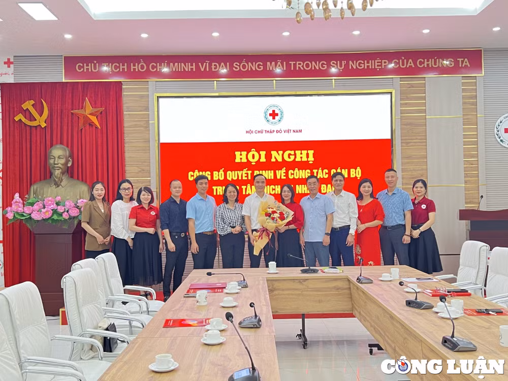 trung uong hoi chu thap do viet nam cong bo quyet dinh ve cong tac can bo hinh 2