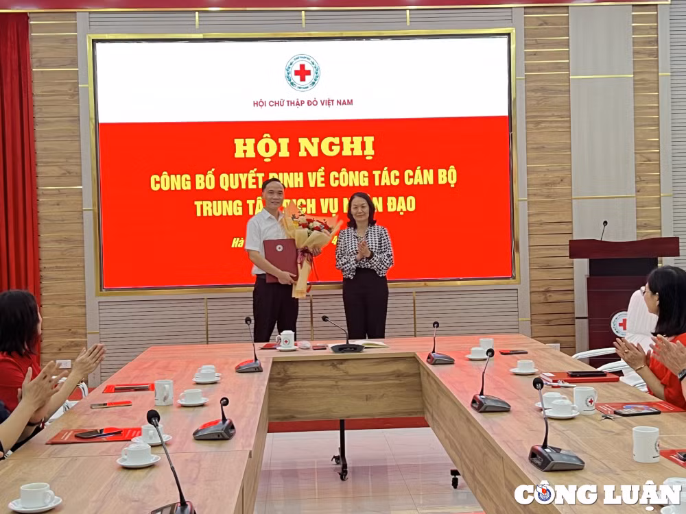 trung uong hoi chu thap do viet nam cong bo quyet dinh ve cong tac can bo hinh 1