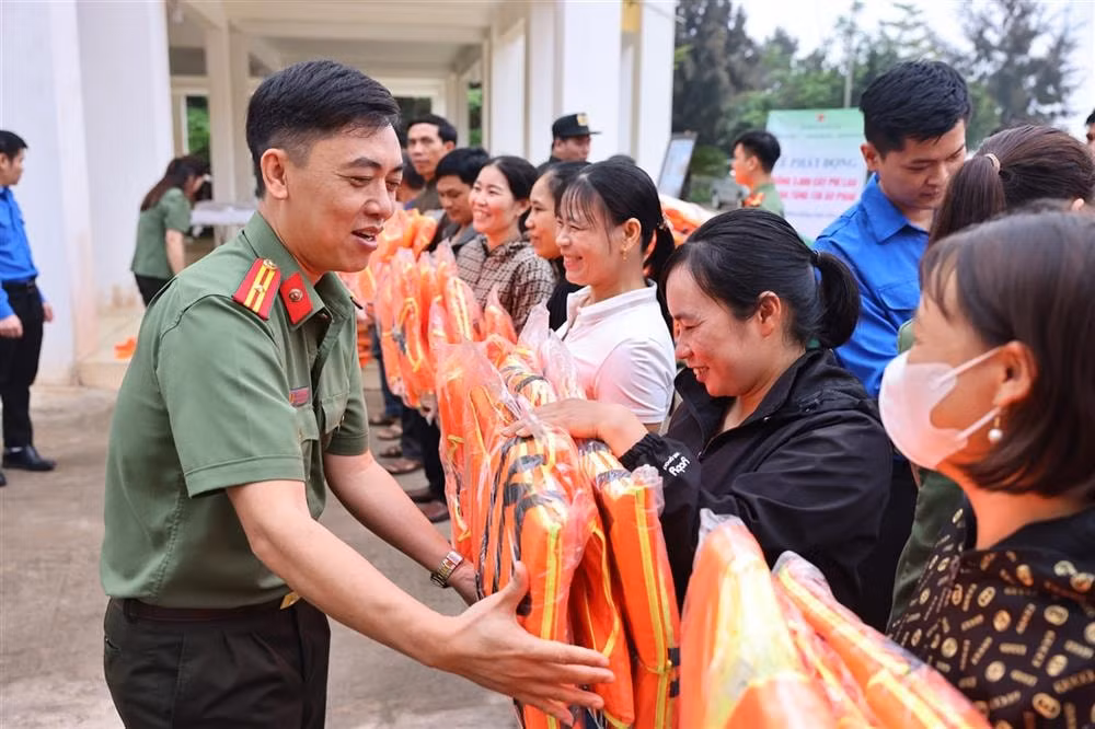 thanh nien tinh ninh binh huong ung de an trong 1 ty cay xanh hinh 2