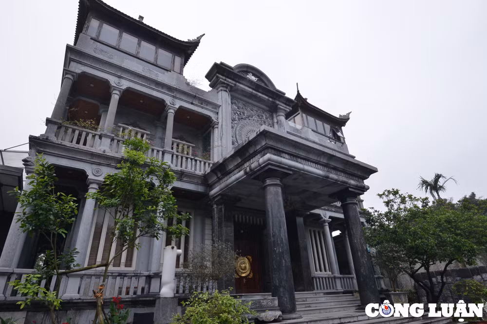 doc dao voi kien truc lau dai da khong lo o ninh binh hinh 4