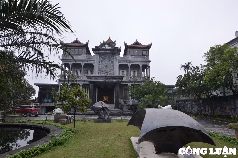 doc dao voi kien truc lau dai da khong lo o ninh binh hinh 3