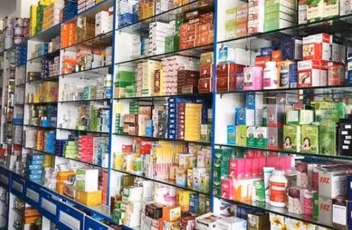 Các nhà thuốc không đảm bảo duy trì được các điều kiện kinh doanh thuốc sẽ bị thu hồi giấy phép. Ảnh minh họa.