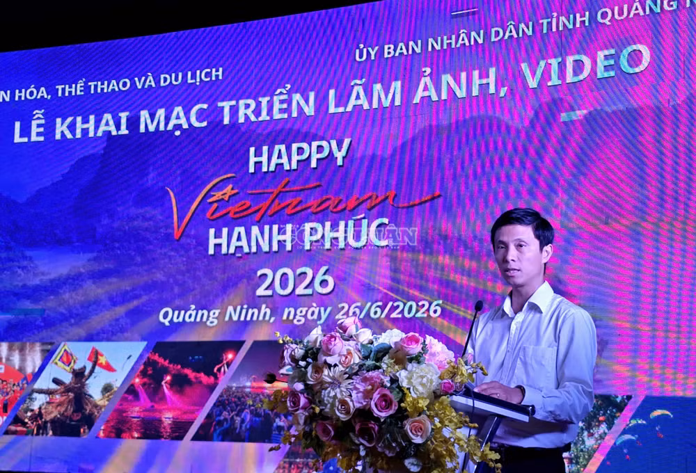 clo_c_anh-1-trien-lam-anh.jpg