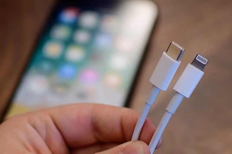 eu sap buoc tat ca dien thoai phai su dung cong sac usb c hinh 1