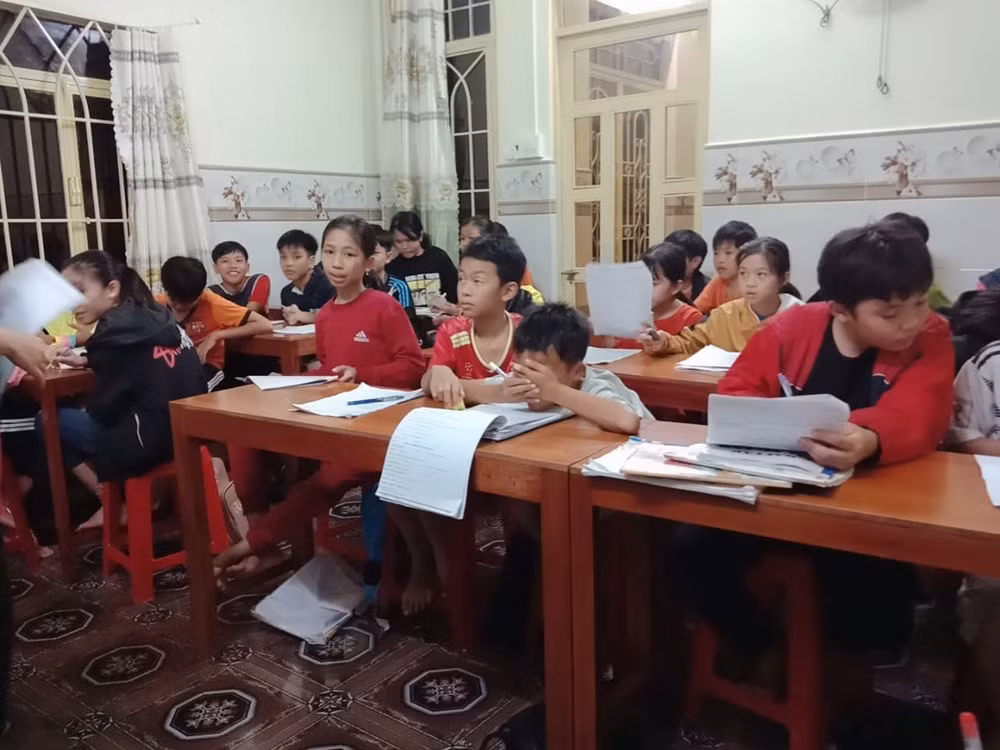 phu huynh tp hcm rao riet cho con hoc them truoc khi vao lop 1 hinh 3