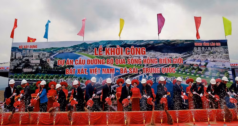 lao cai khoi cong cau bien gioi ban vuoc ba sai hinh 1