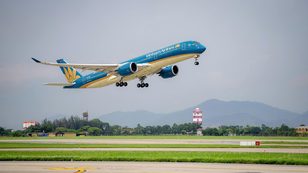 Vietnam Airlines tăng cường khai thác trên các đường bay trọng điểm, đáp ứng nhu cầu đi lại tăng cao trong kỳ nghỉ Quốc khánh. 2-vietnam-airlines-tang-cuong-khai-thac-tren-cac-duong-bay-trong-diem-dap-ung-nhu-cau-di-lai-tang-cao-trong-ky-nghi-quoc-khanh.jpg