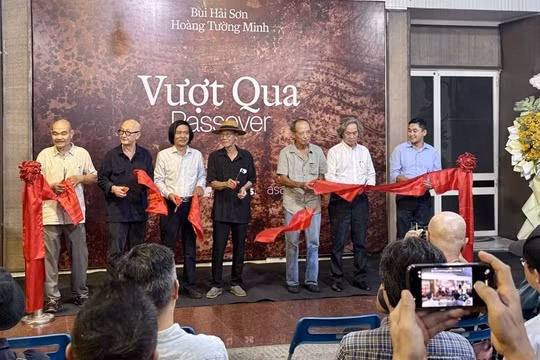 Triển lãm ‘Vượt qua’ với những góc nhìn mới lạ của điêu khắc đương đại