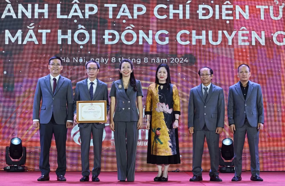 tap chi dien tu bat dong san viet nam huong den mo hinh bao chi du lieu bao chi chuyen gia giai phap hinh 2