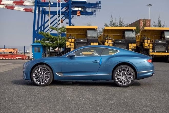 can canh bentley continental gt v8 mulliner dau tien tai viet nam hinh 2