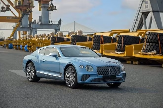 can canh bentley continental gt v8 mulliner dau tien tai viet nam hinh 1