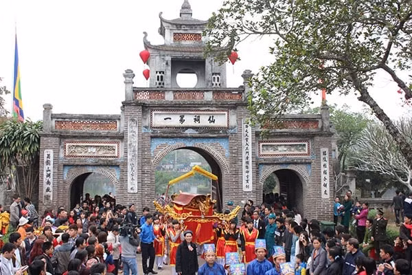 Giai đoạn 2014 - 2018, ngân sách nhà nước chi đầu tư cho lĩnh vực văn hóa 15.354,2 tỷ đồng. Trong ảnh: Nghi lễ rước kiệu vua tại Lễ hội Cổ Loa. Ảnh minh hoạ