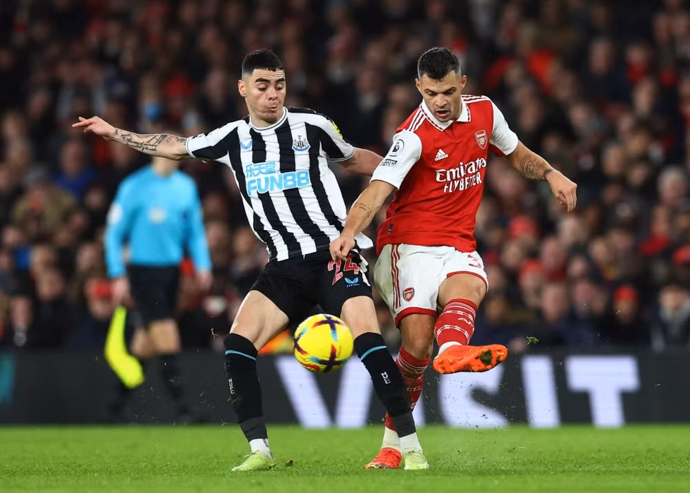hoa newcastle arsenal lo co hoi bo xa man city hinh 2