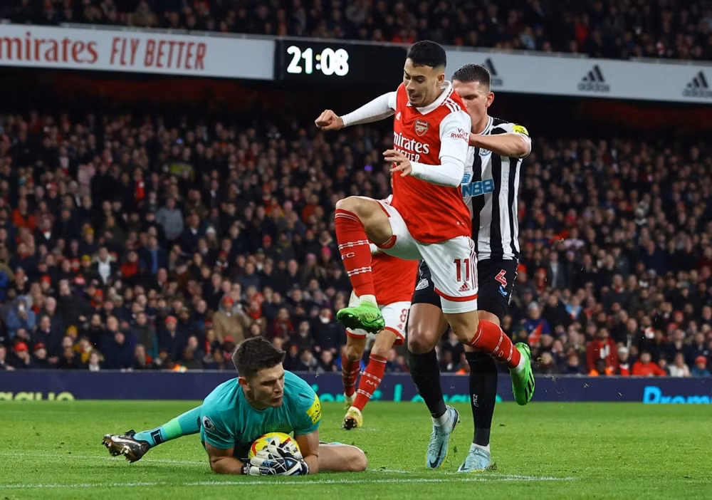 hoa newcastle arsenal lo co hoi bo xa man city hinh 4