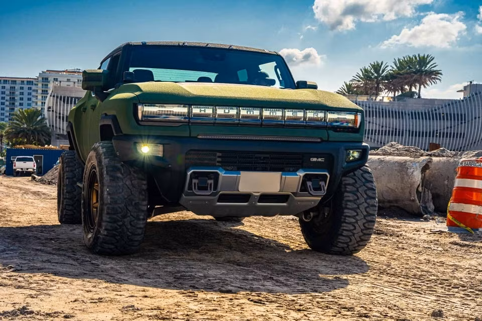 gmc hummer ev do than vo bang chat lieu dac biet hinh 10