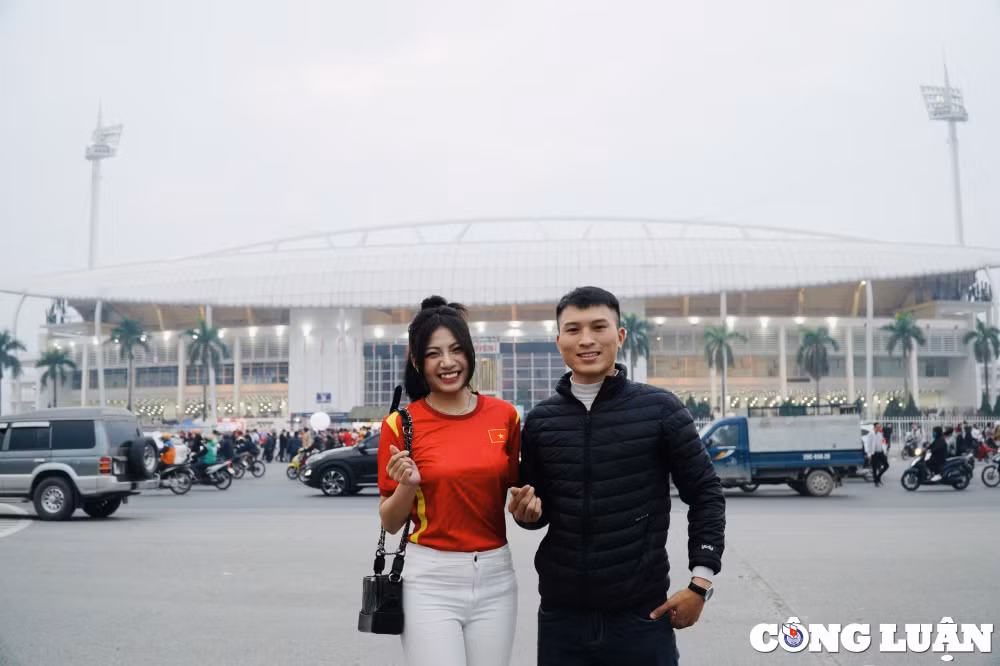 co dong vien ngap tran sac do tiep lua cho doi tuyen viet nam hinh 13