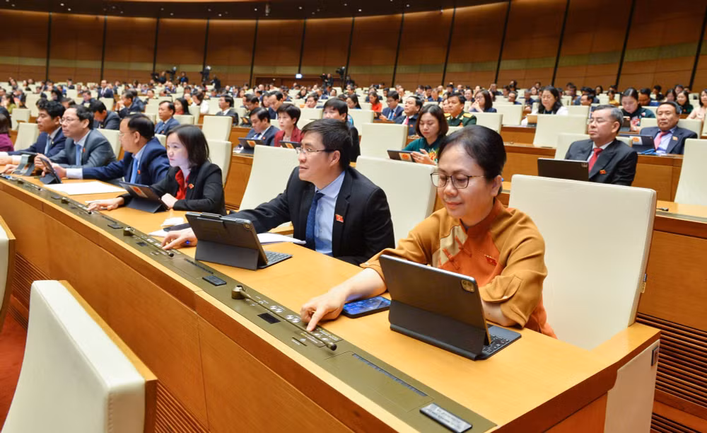chu tich quoc hoi vuong dinh hue tap trung khac phuc hoa giai thanh cong kho khan trong nam 2023 hinh 4