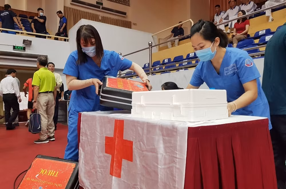 Bác sỹ Phạm Hồng Diễm với công việc thầm lặng, hỗ trợ đắc lực cho các VĐV.