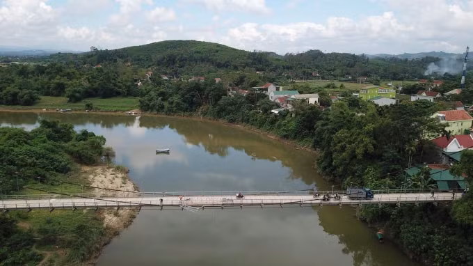 Vụ tai nạn xảy ra vào tối 4/10 tại cầu treo sông Giăng (Thanh Chương) dẫn đến hậu quả 5 người tử vong