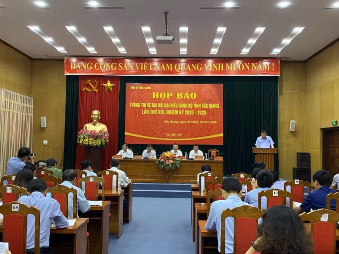 Tỉnh uỷ Bắc Giang thông tin về Đại hội Đảng bộ lần thứ XIX. Ảnh: Dương Lâm