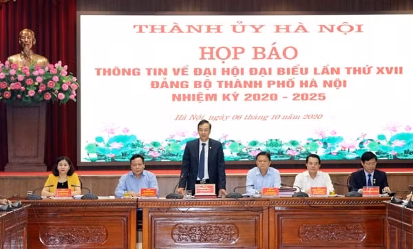 Quang cảnh cuộc họp báo. Ảnh: HNM
