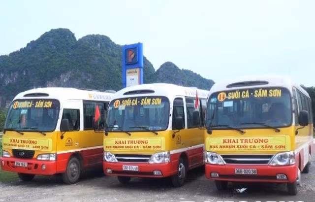 Xe bus (xe ô tô khách thành phố) có cả tuyến đi đến huyện miền núi tại Thanh Hóa. Ảnh: TL