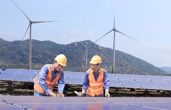 EVN tính toán, tổng công suất nguồn điện năng lượng tái tạo không giải tỏa được do hạ tầng lưới điện không đáp ứng kịp năm 2021 là 2.300 MW. Ảnh minh họa