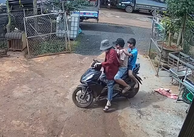 dak lak 3 hoc sinh la het that thanh cau cuu sau khi phao tu che phat no hinh 1