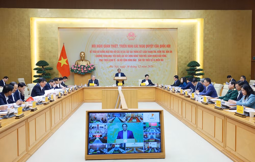 Thủ tướng: Quyết liệt triển khai 2 nghị quyết đột phá và cách mạng của Quốc hội- Ảnh 1.