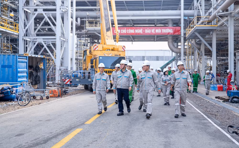 Đoàn công tác kiểm tra, thị sát thực địa tại công trường (1)