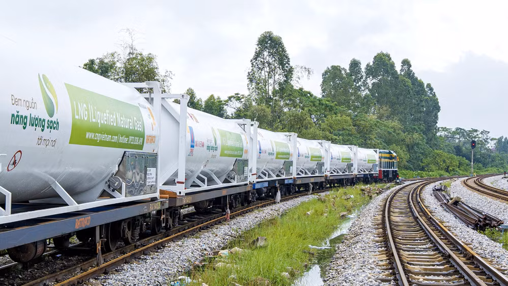 2-doan-tau-lng-202420250920225800.jpg
