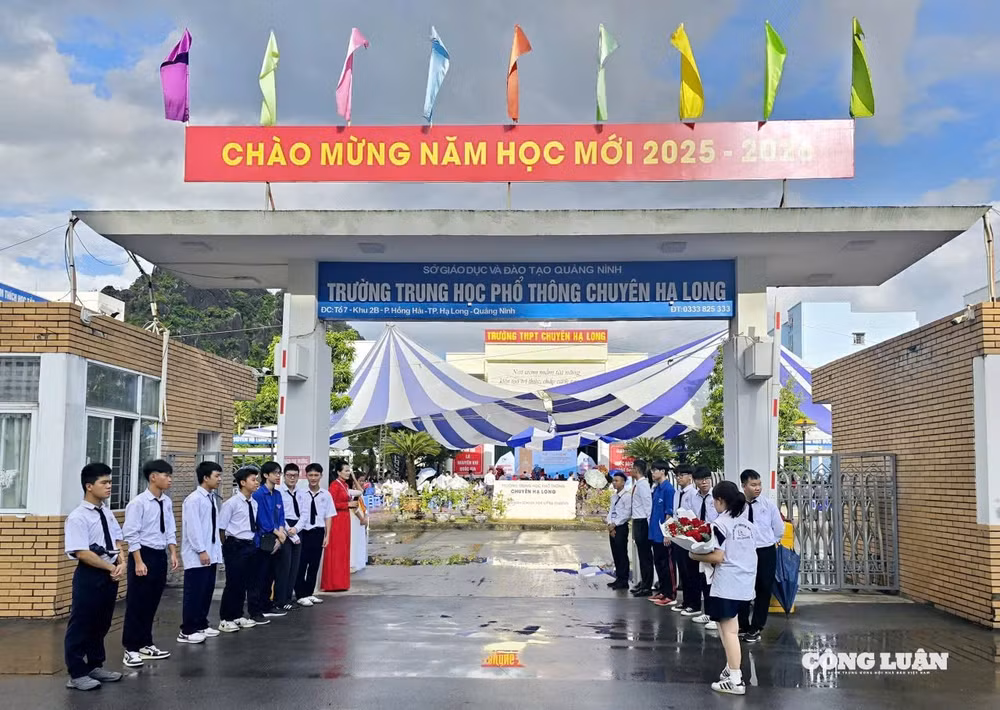 anh-1-quang-ninh-khai-giang-nam-hoc-moi.jpg