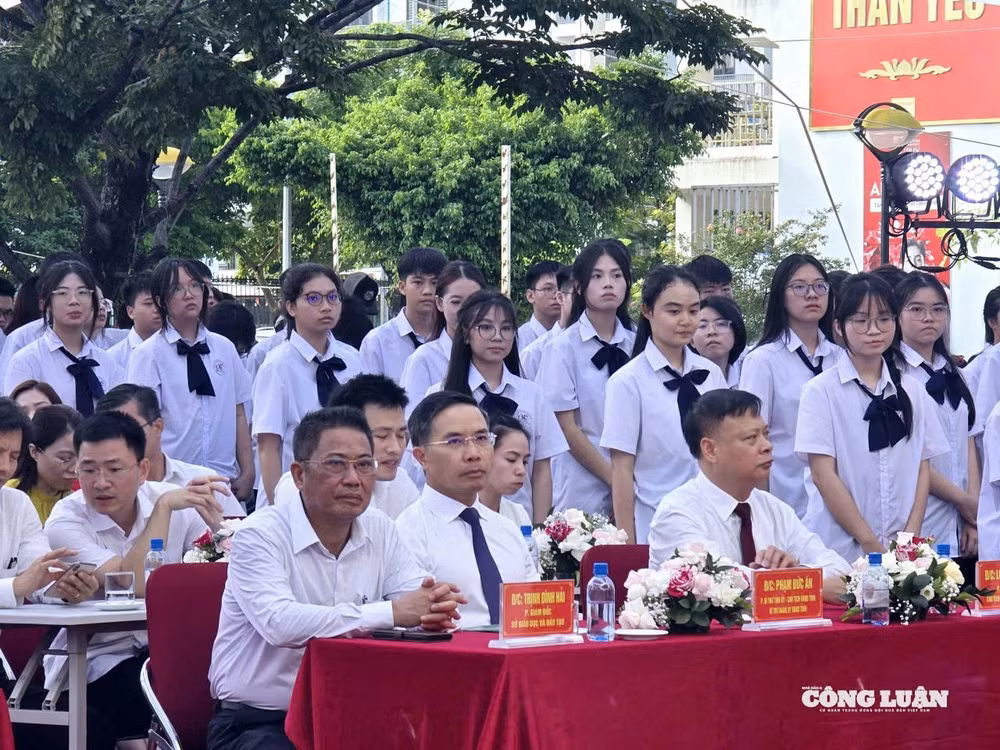 anh-4-quang-ninh-khai-giang-nam-hoc-moi.jpg